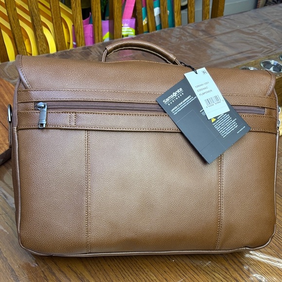 Samsonite cognac flap over Leather Messenger Bag - Picture 2 of 12